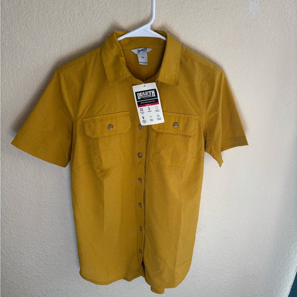 Duluth Trading Co Women’s Breezeshooter Gold Gorpcore Short Sleeve Shirt XS